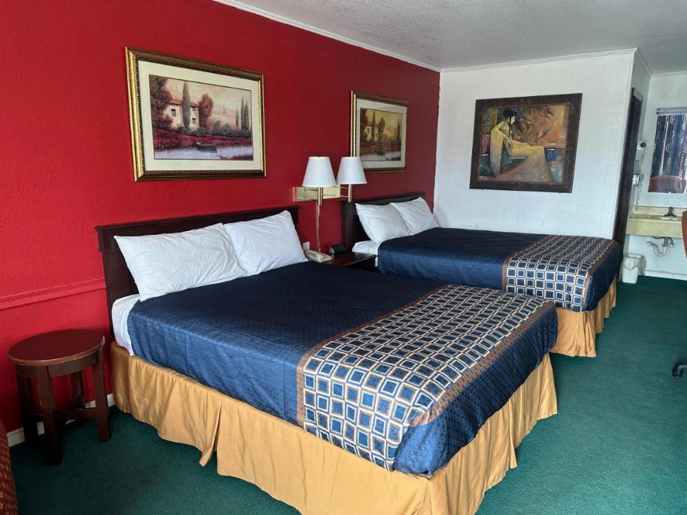 Room image 5