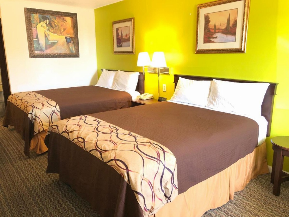 2 QUEEN BED NON SMOKING